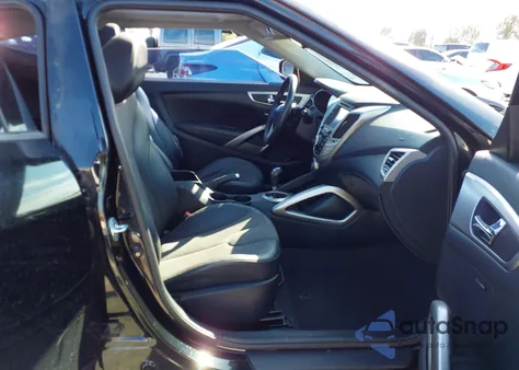 2012 Hyundai Veloster Base W/Black z USA, uszkodzony, nr VIN KMHTC6AD4CU070229